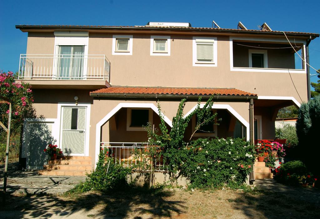 Apartment & Rooms Roza Peroj Zewnętrze zdjęcie